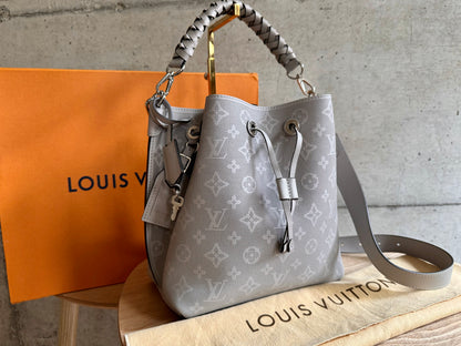 LOUIS VUITTON Mahina Muria Gris Souris