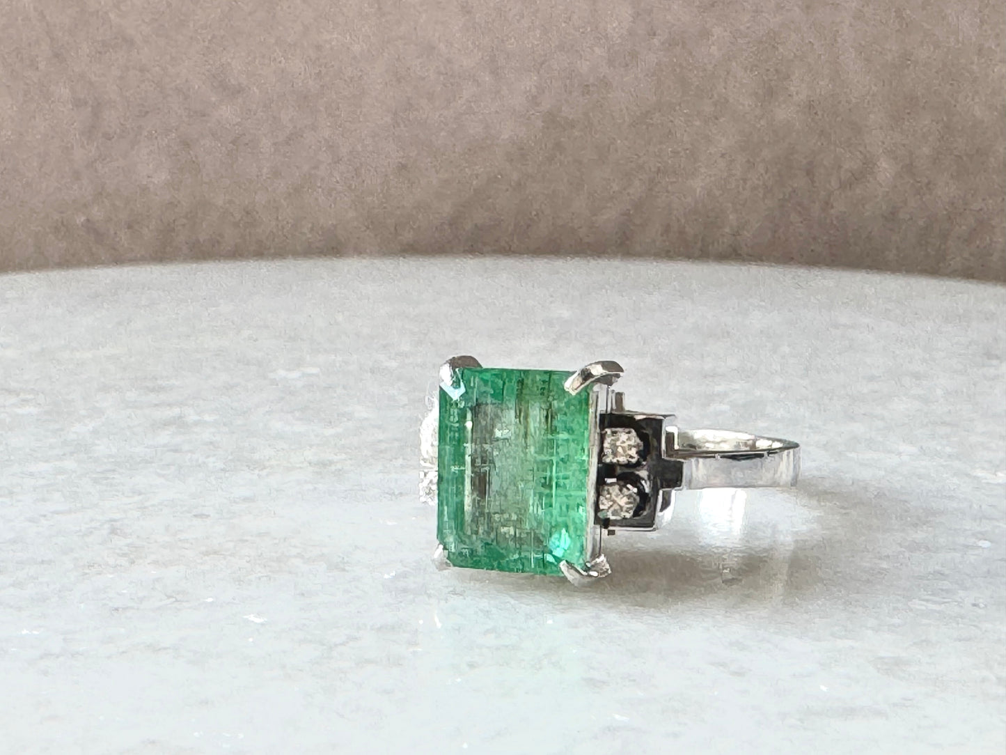 Ring with 1.99ct Emerald and Diamonds in Platinum