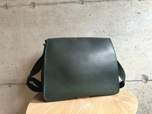 LOUIS VUITTON Taiga Viktor Messenger Bag