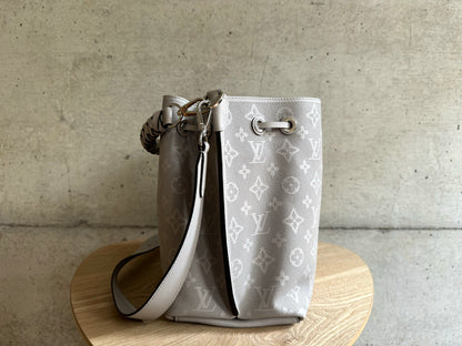 LOUIS VUITTON Mahina Muria Gris Souris