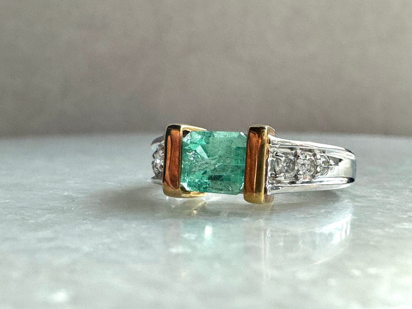 Ring with 1ct Emerald and 0.2ct Diamonds in Platinum and 18K Yellow Gold