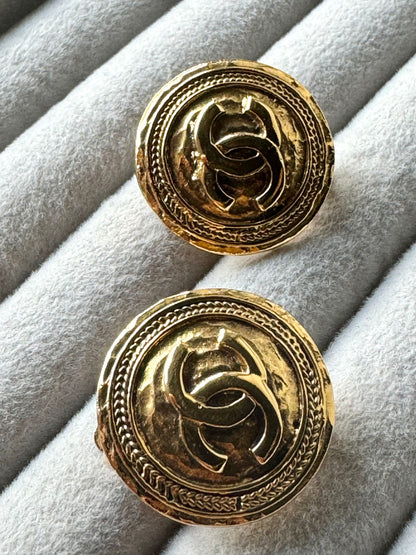 Chanel Gold CC Clip On Earrings