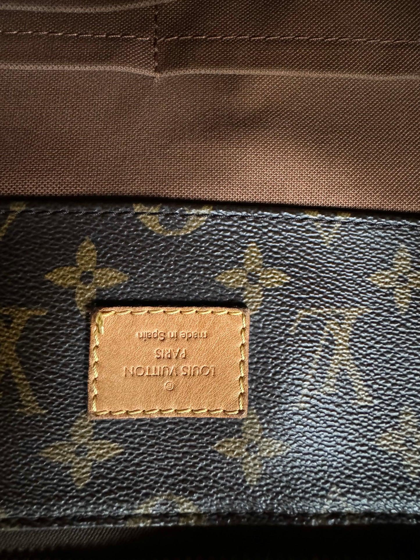 LOUIS VUITTON Monogram Sully MM