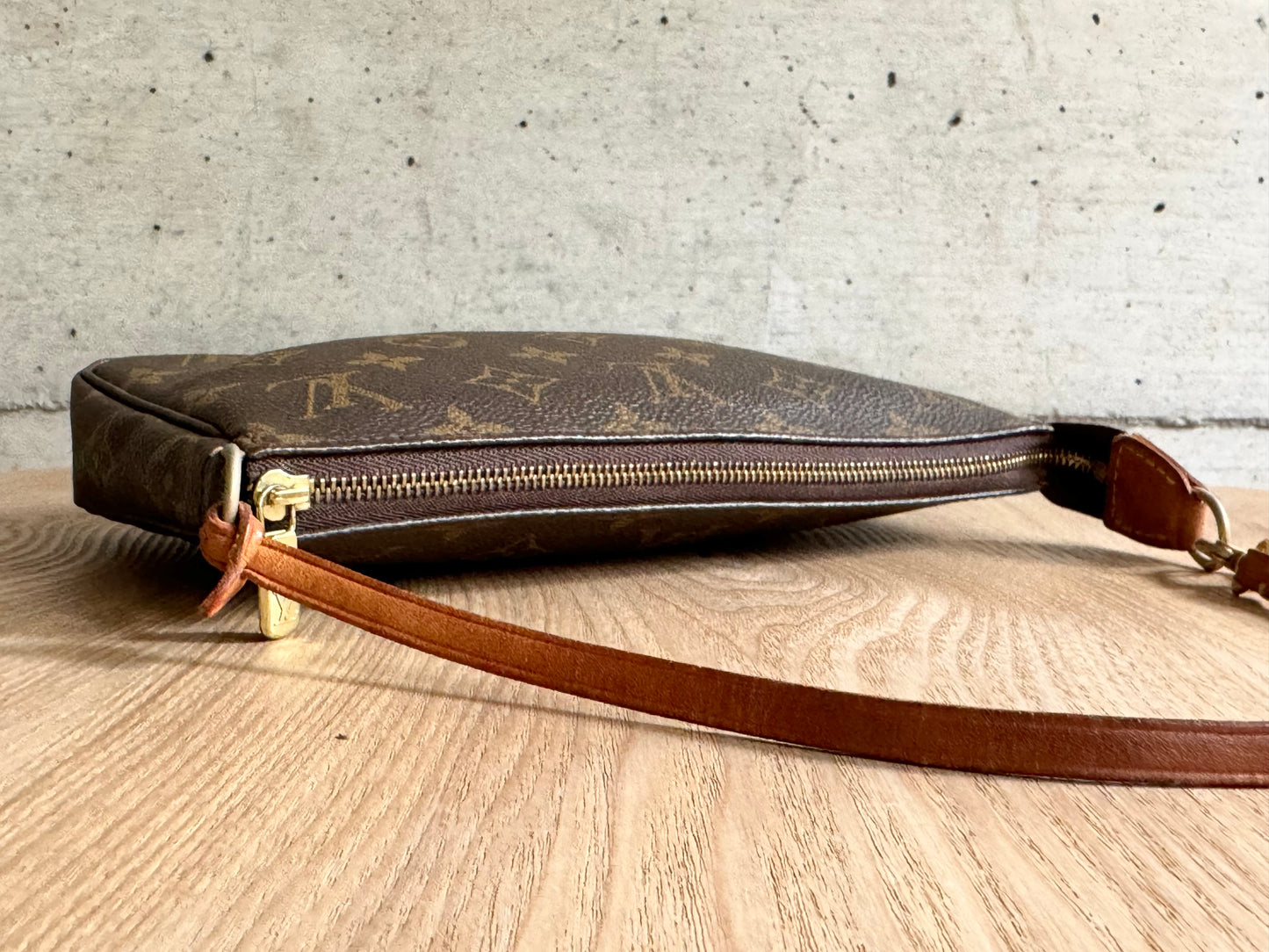 LOUIS VUITTON Monogram Pochette