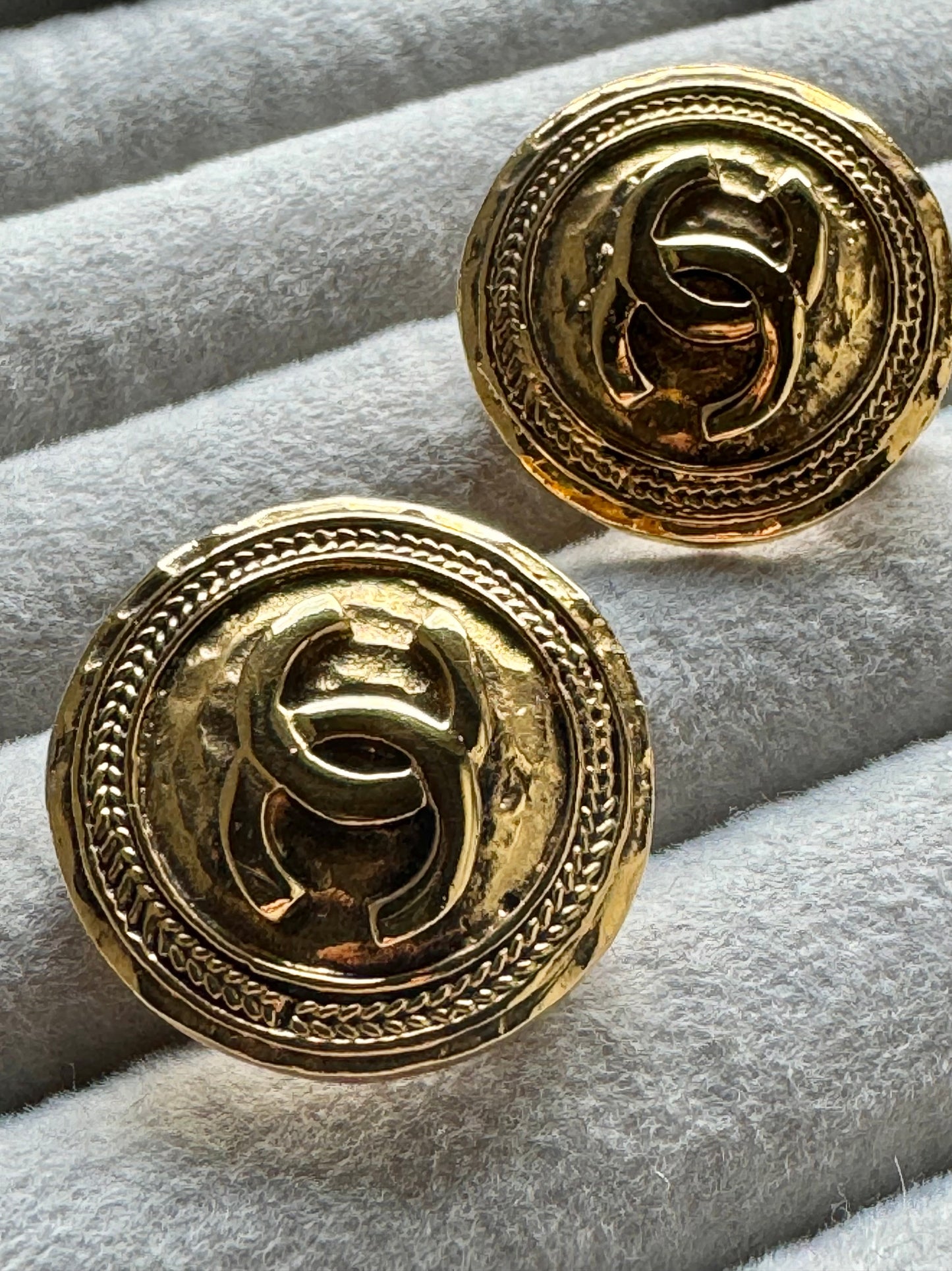 Chanel Gold CC Clip On Earrings