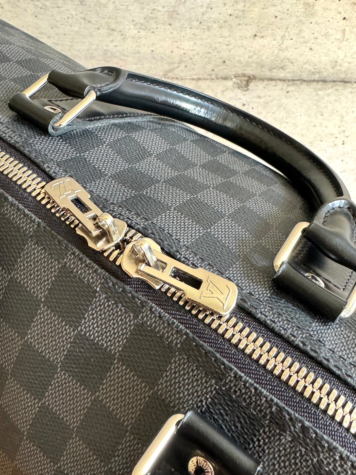 LOUIS VUITTON Damier Graphite Keepall Bandouliere 55