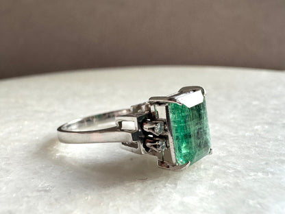 Ring with 1.99ct Emerald and Diamonds in Platinum