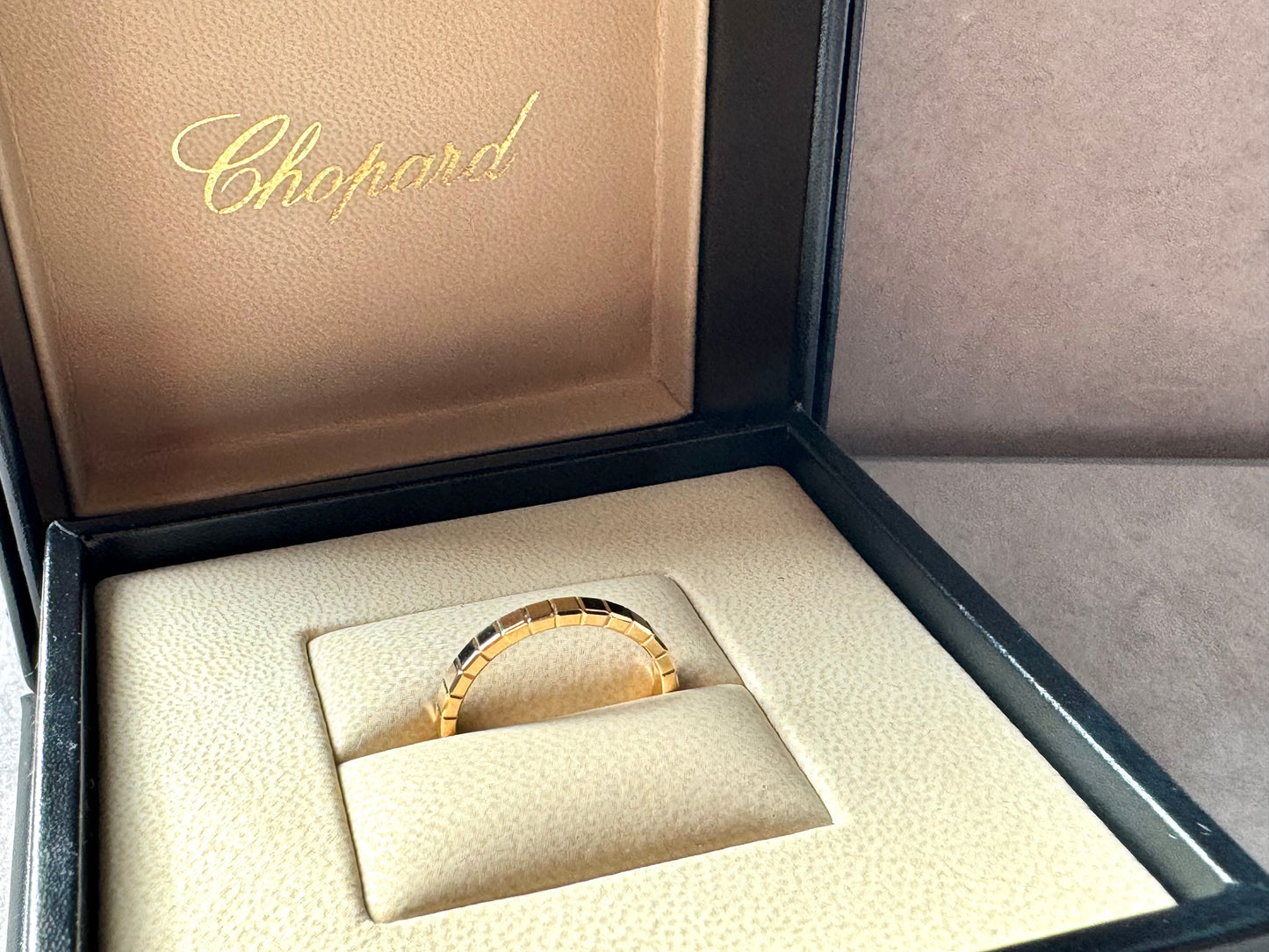 CHOPARD
18K Yellow Gold Ice Cube Band Ring