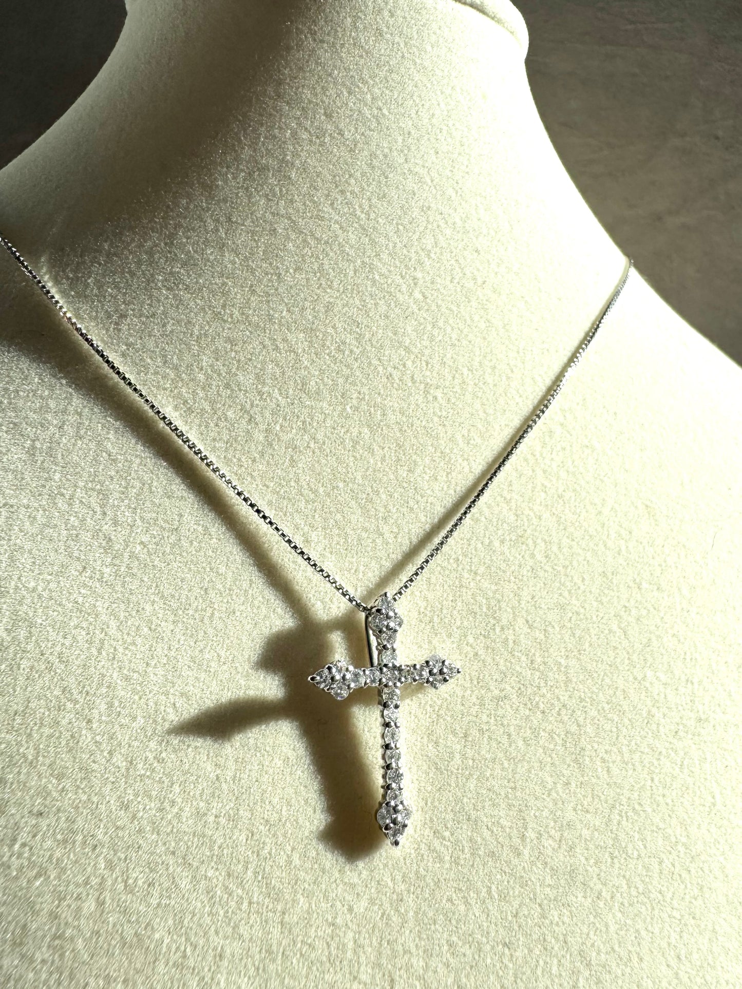 0.5ct Diamonds Cross Necklace in Platinum