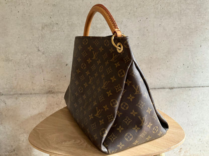 LOUIS VUITTON Monogram Artsy MM