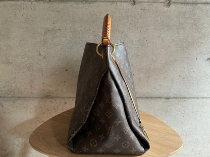 LOUIS VUITTON Monogram Artsy MM