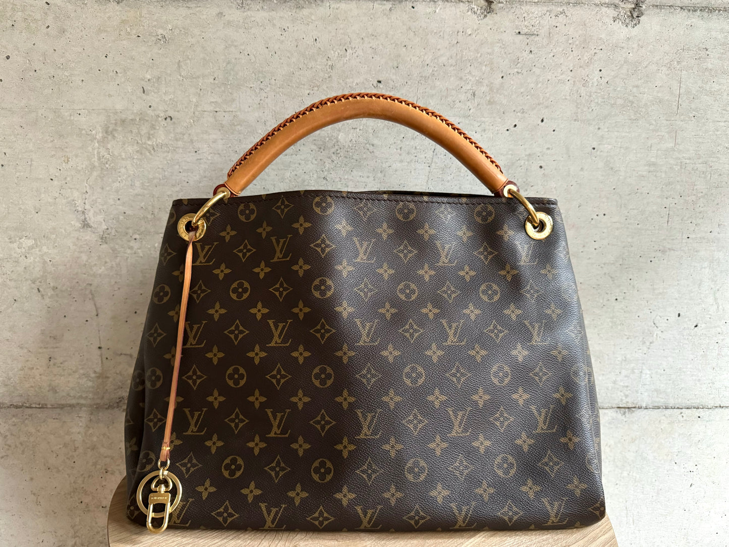 LOUIS VUITTON Monogram Artsy MM