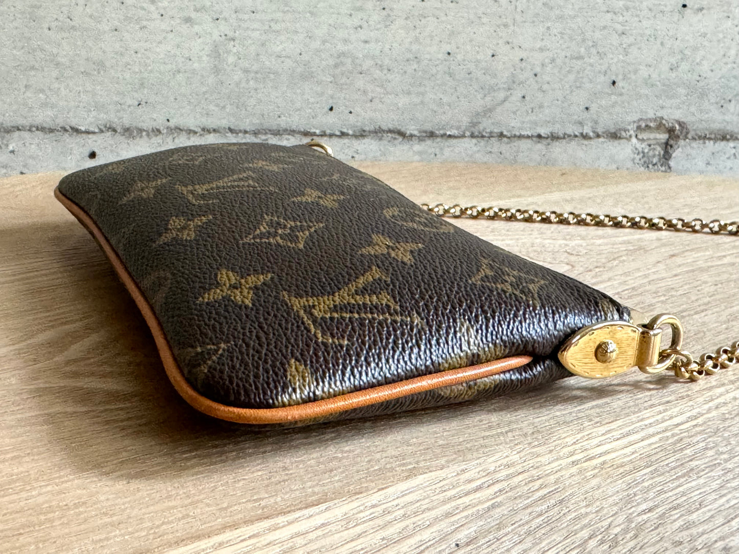 LOUIS VUITTON Monogram Pochette Milla MM