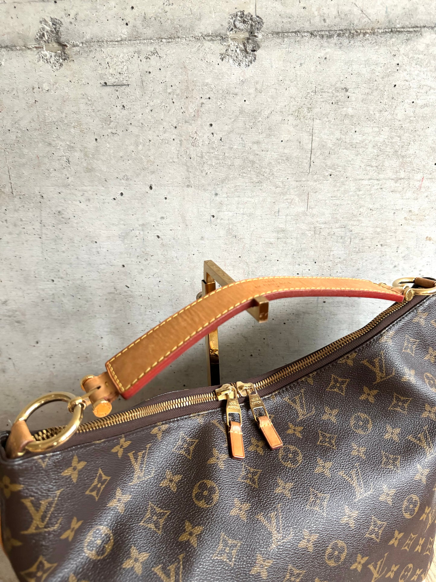 LOUIS VUITTON Monogram Sully MM