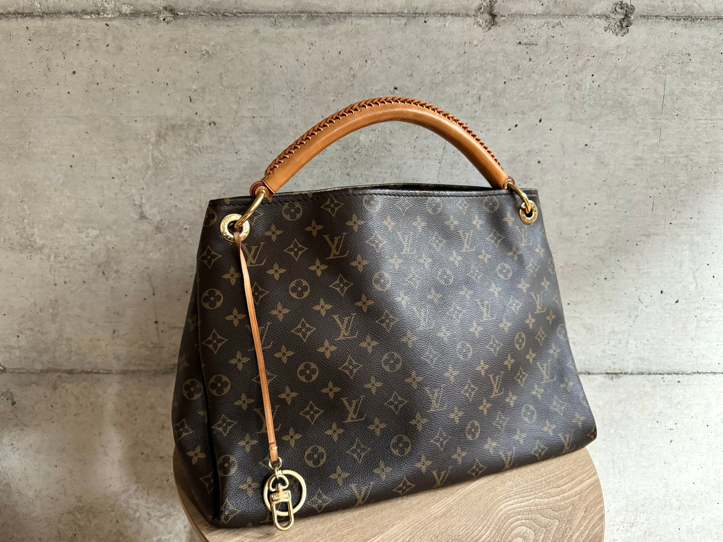 LOUIS VUITTON Monogram Artsy MM