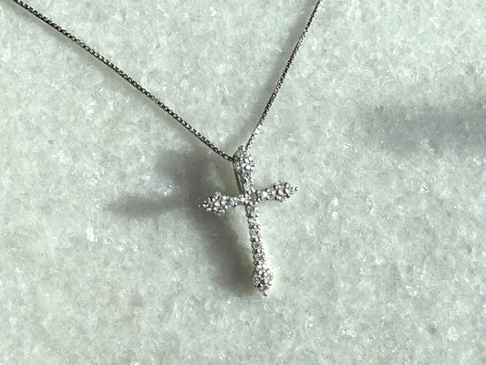 0.5ct Diamonds Cross Necklace in Platinum