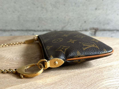 LOUIS VUITTON Monogram Pochette Milla MM