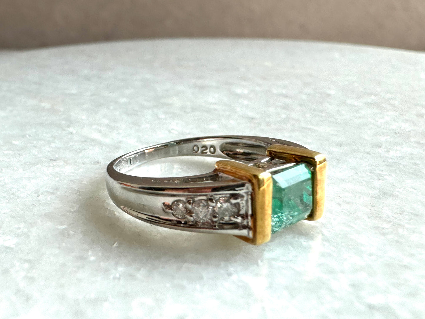 Ring with 1ct Emerald and 0.2ct Diamonds in Platinum and 18K Yellow Gold