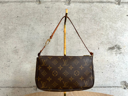 LOUIS VUITTON Monogram Pochette