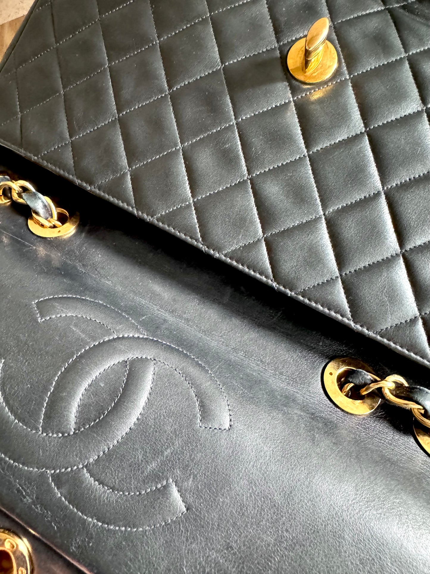 CHANEL Lambskin Quilted XL Jumbo Single Flap