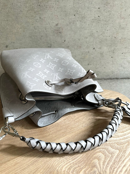 LOUIS VUITTON Mahina Muria Gris Souris