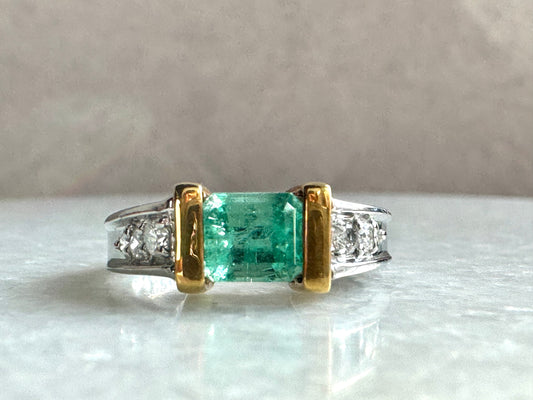 Ring with 1ct Emerald and 0.2ct Diamonds in Platinum and 18K Yellow Gold