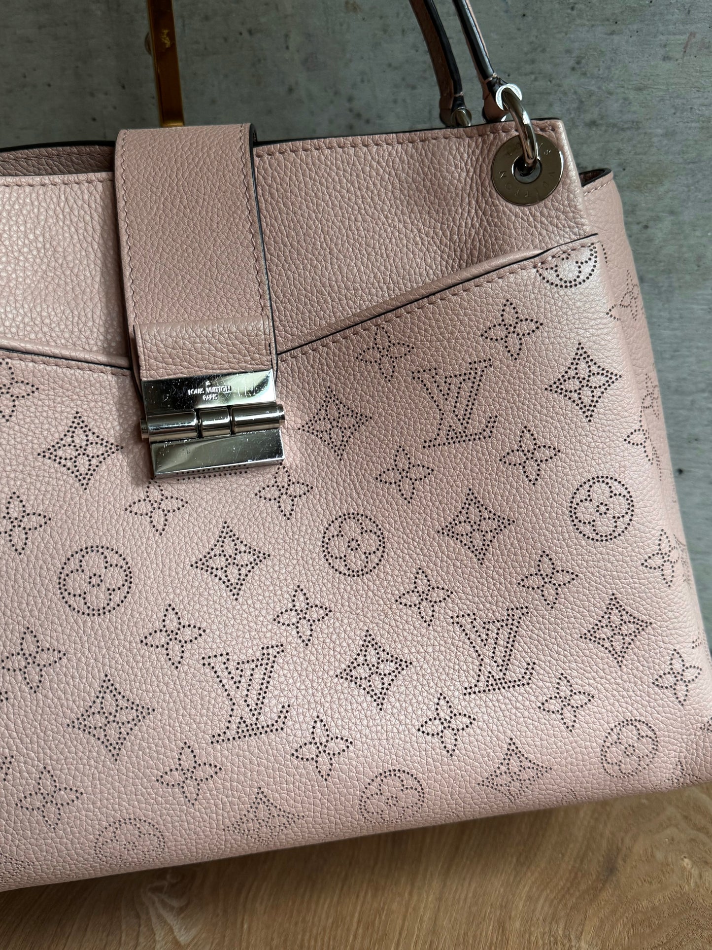 LOUIS VUITTON Mahina Calfskin Sevres Magnolia