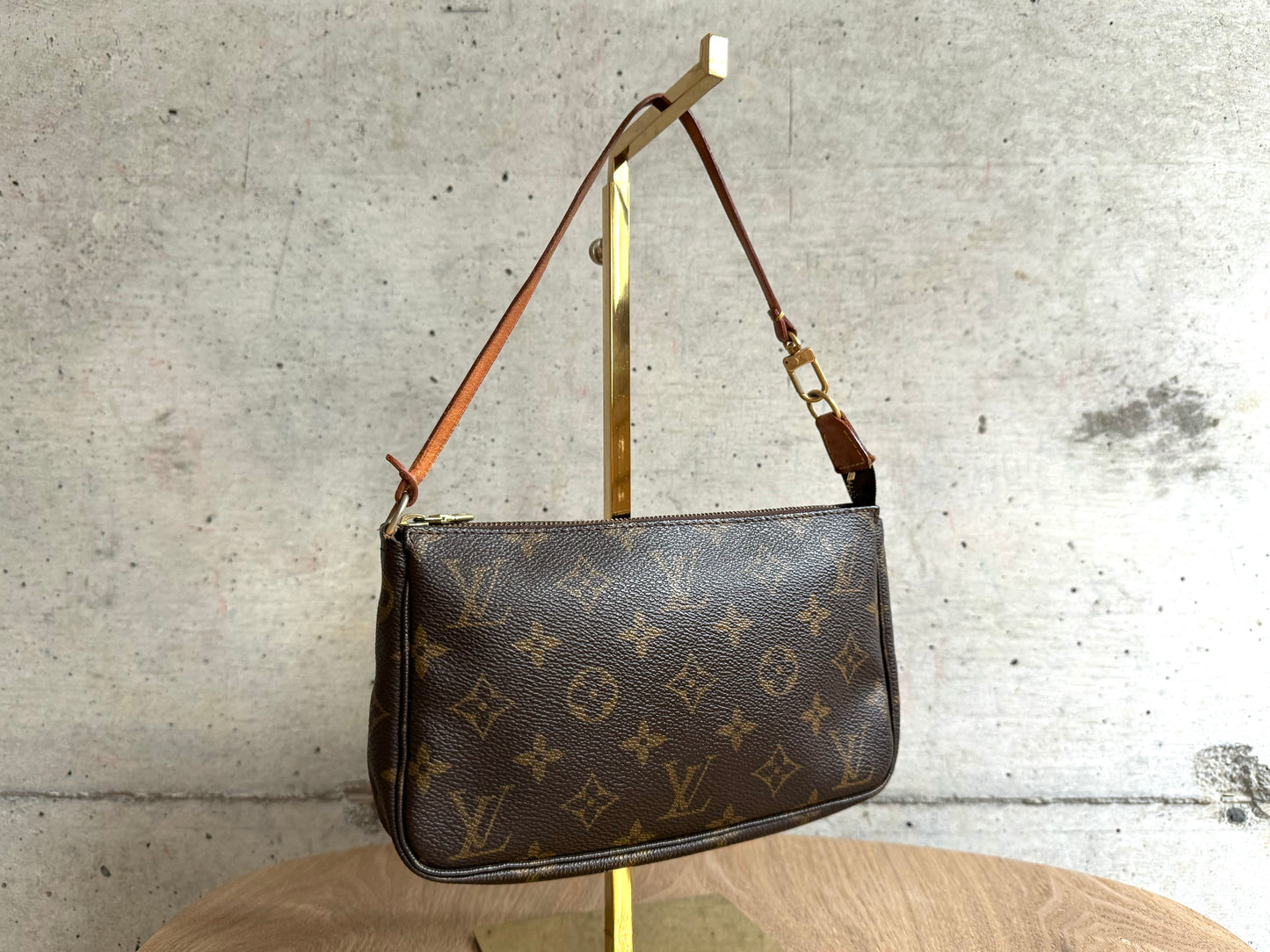 LOUIS VUITTON Monogram Pochette