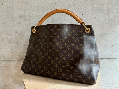 LOUIS VUITTON Monogram Artsy MM