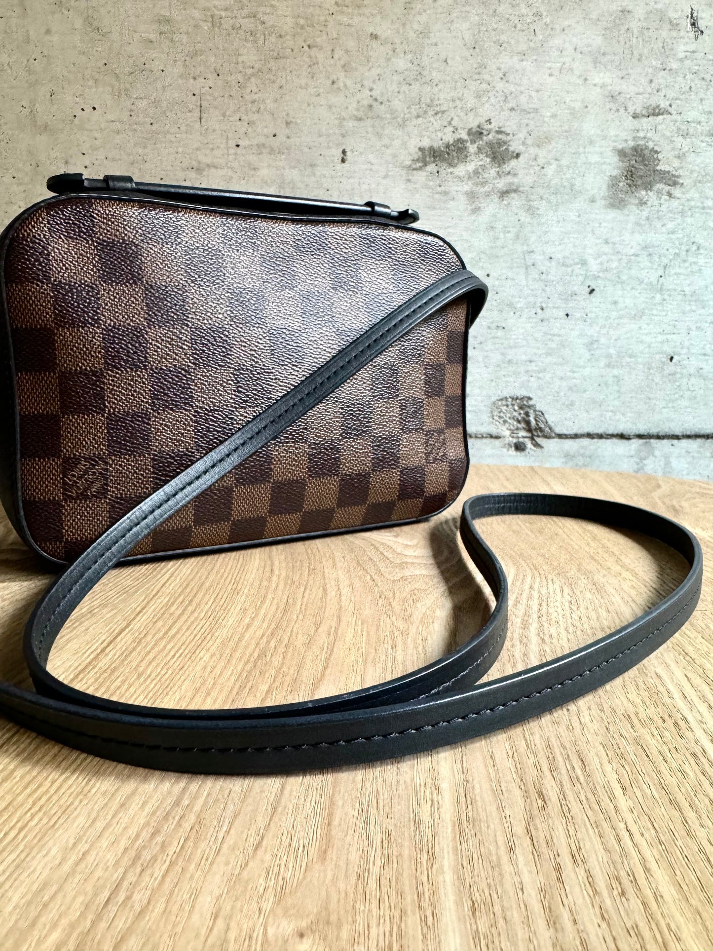 LOUIS VUITTON Damier Ebene Santa Monica