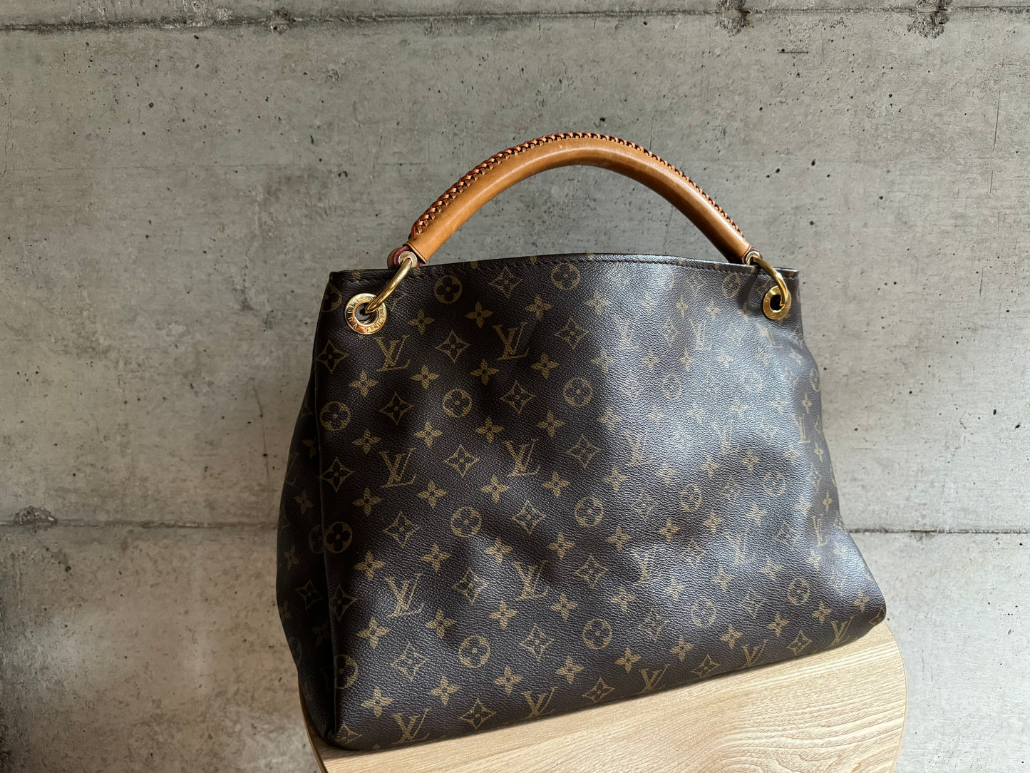 LOUIS VUITTON Monogram Artsy MM