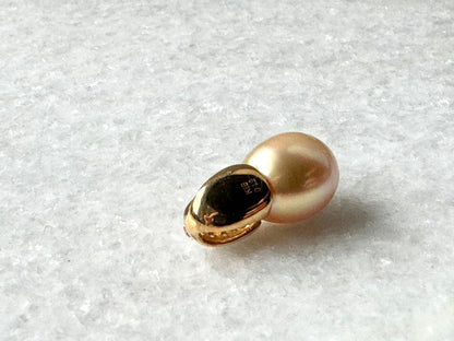 Golden Pearl with Diamond Pendant in 18K Yellow Gold