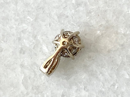 Diamond Pendant in 18K Gold