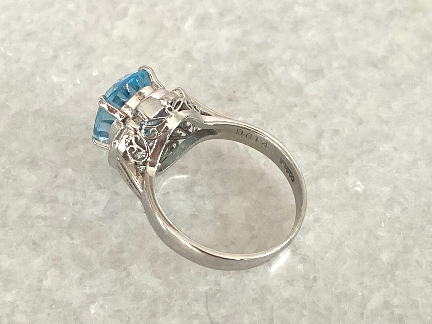 3.34ct Blue Topaz and Diamond Ring in 18K Gold