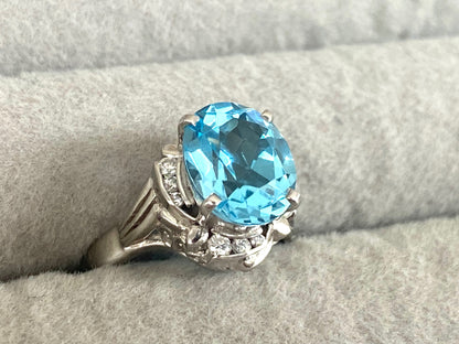 3.34ct Blue Topaz and Diamond Ring in 18K Gold