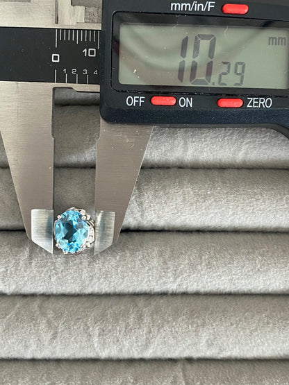 3.34ct Blue Topaz and Diamond Ring in 18K Gold