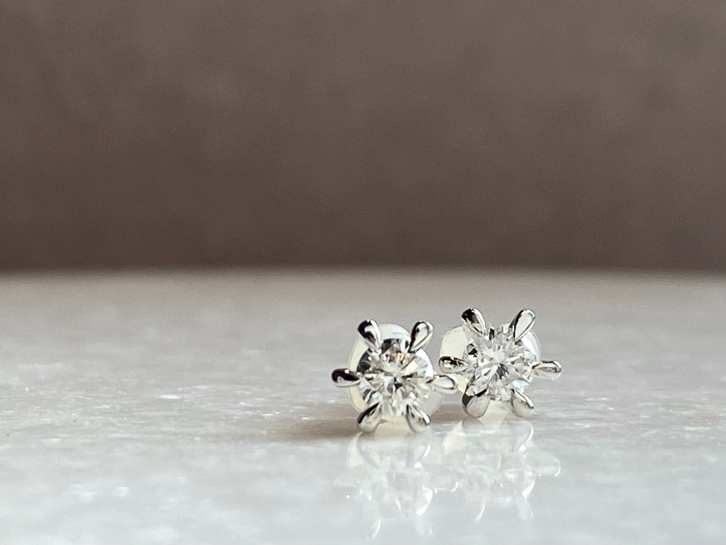 6 Prong Round Diamonds Stud Earrings