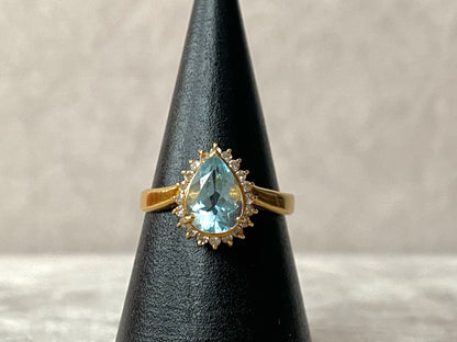 Aquamarine Diamond Ring in 18K Yellow Gold
