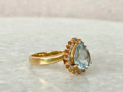 Aquamarine Diamond Ring in 18K Yellow Gold