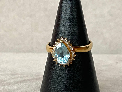 Aquamarine Diamond Ring in 18K Yellow Gold