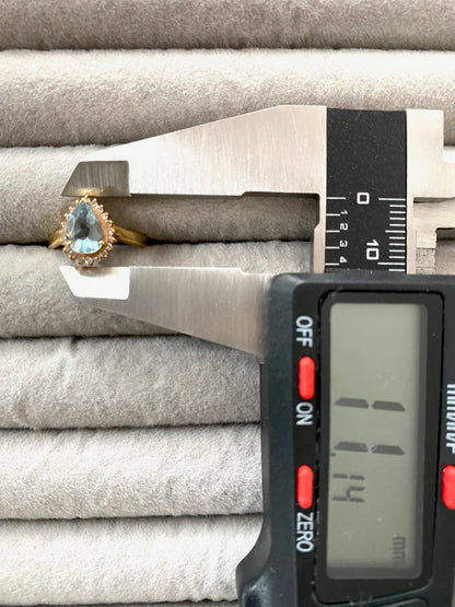 Aquamarine Diamond Ring in 18K Yellow Gold