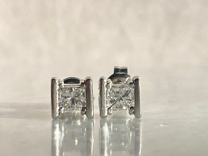 0.34ct Princess Cut Diamonds Studs Earring in Platinum