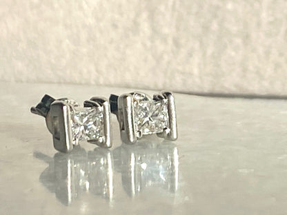 0.34ct Princess Cut Diamonds Studs Earring in Platinum