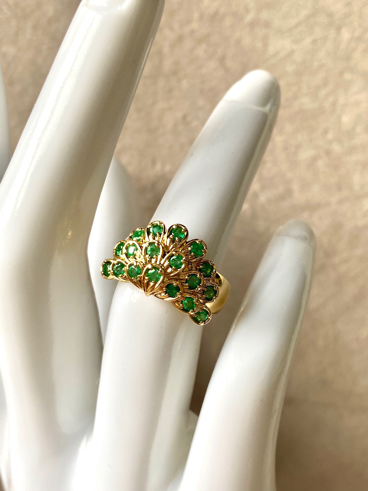 Emerald Ring in 18K Yellow Gold