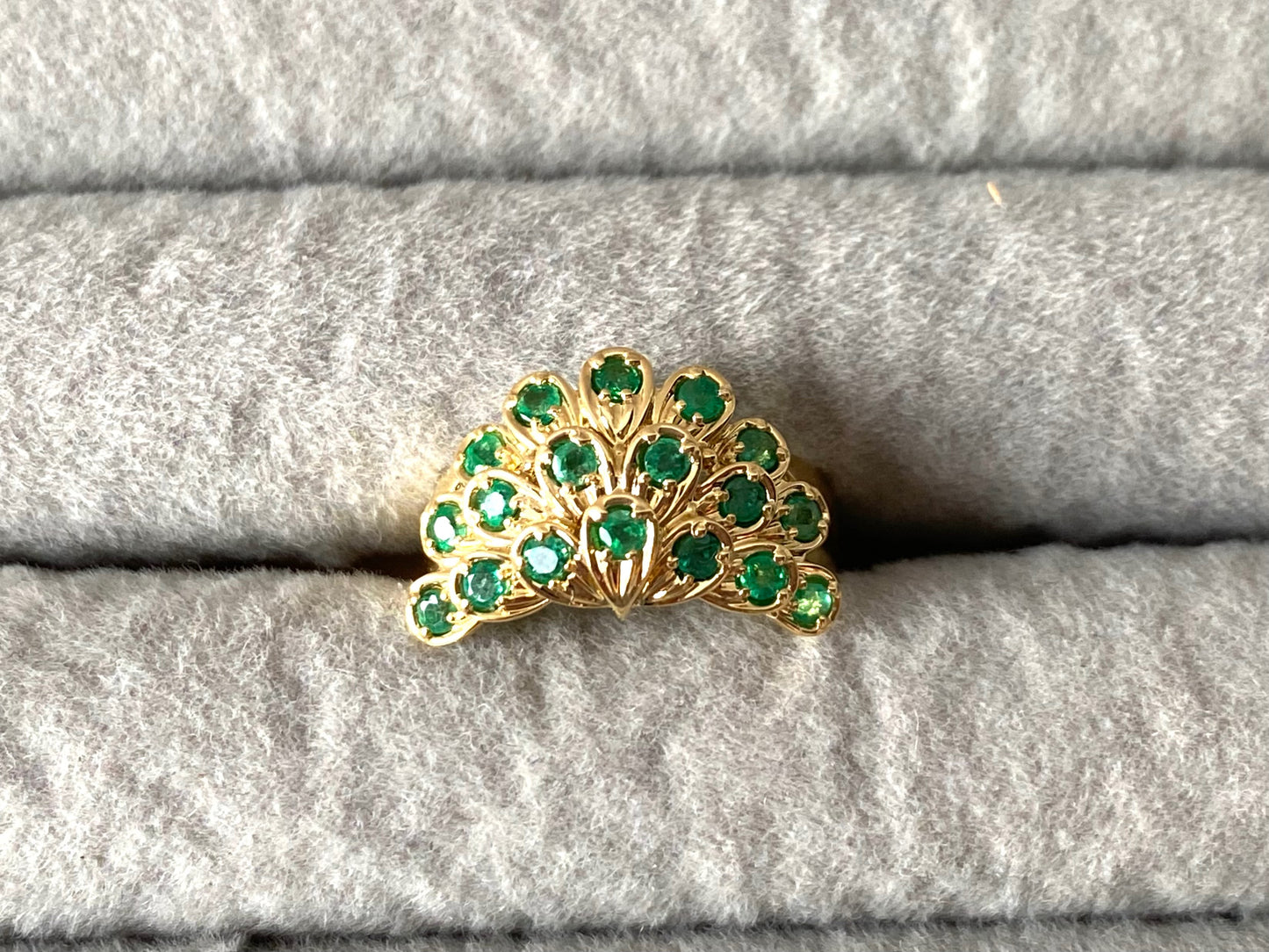 Emerald Ring in 18K Yellow Gold