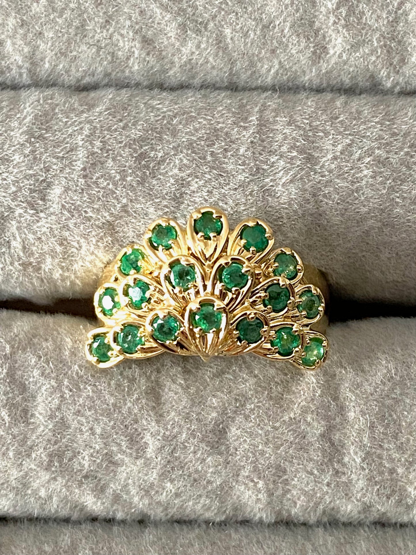 Emerald Ring in 18K Yellow Gold