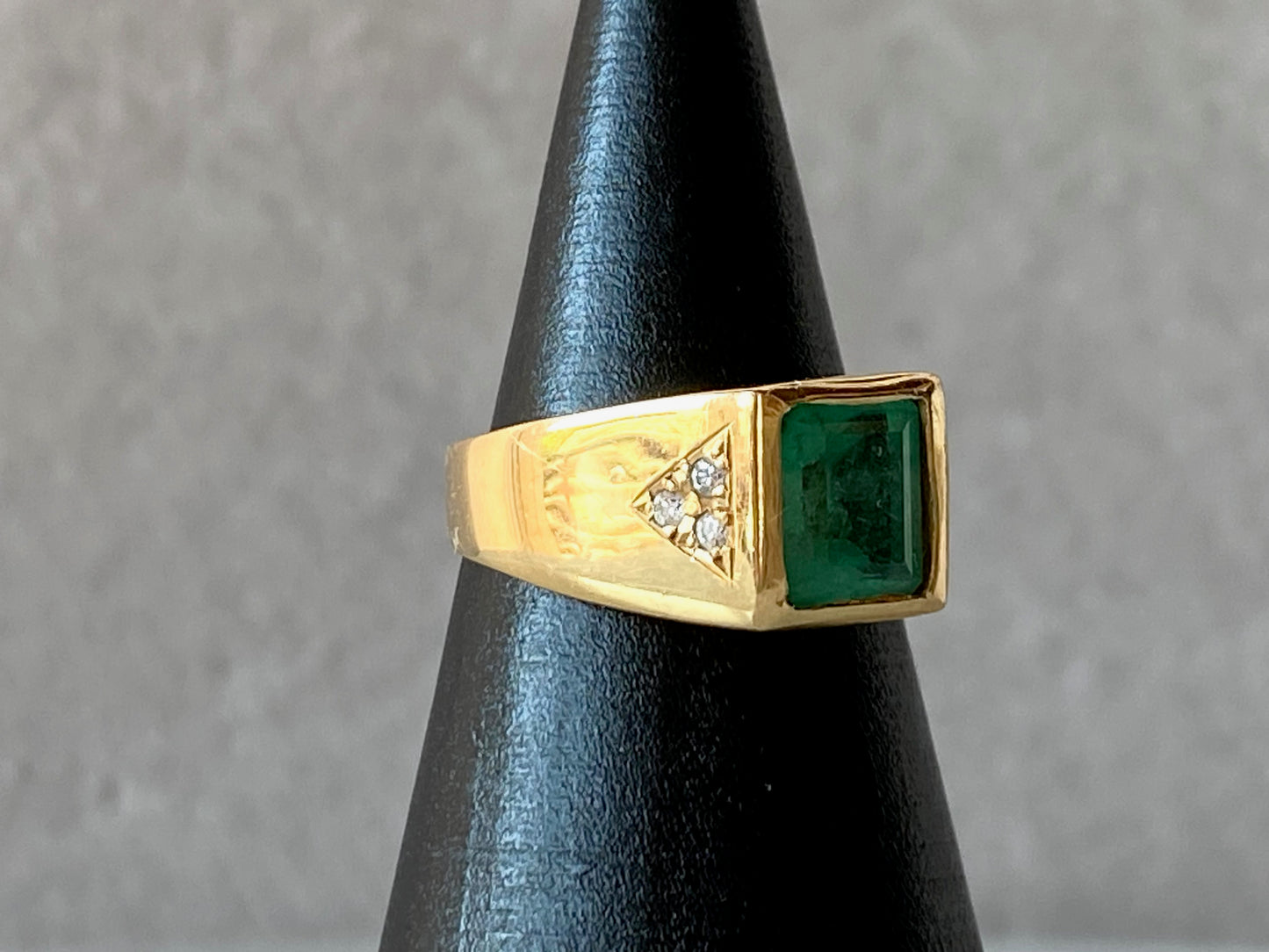 1.33ct Emerald and Diamond Ring in 18K Gold