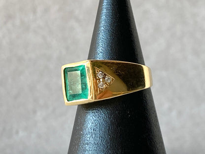 1.33ct Emerald and Diamond Ring in 18K Gold